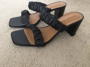 Sincerely Jules “Katie” Black Block Heel Ruched Strap Sandals- Size 8.5 thumbnail 2