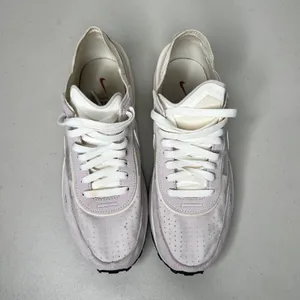 Nike Waffle One White Pink Sneakers Size 8 thumbnail 3
