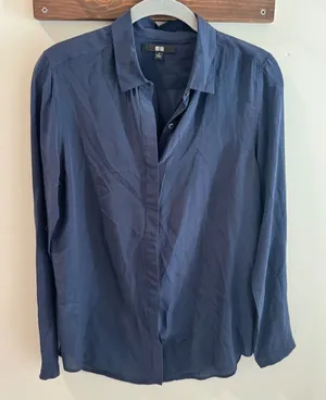 Uniqlo Womens Navy Blue 100% Silk Long Sleeve Button Down Blouse Size Small thumbnail 1