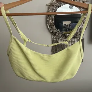 BILLABONG BRALETTE yellow Bikini top sz L thumbnail 3