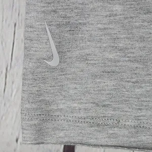 Nike Yoga‎ Women's Dri-Fit Gray Cropped Hoodie Sweatshirt Training XL thumbnail 13