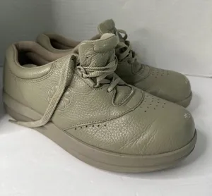 P.W. Minor Womens 8 Khaki Leather Walking Shoes Orthopedic Comfort USA Lace Up thumbnail 1
