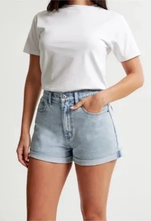 Abercrombie & Fitch The Mom Short High Rise Light Wash Cuffed Denim Size 22 thumbnail 1