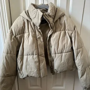 Zara Women's Beige Hooded Puffer Jacket thumbnail 2