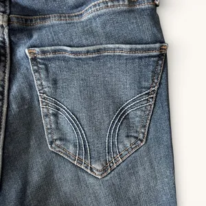Hollister Curvy Skinny Jeans Womens 24x28 Distressed Medium Wash‎ Stretch Denim thumbnail 4