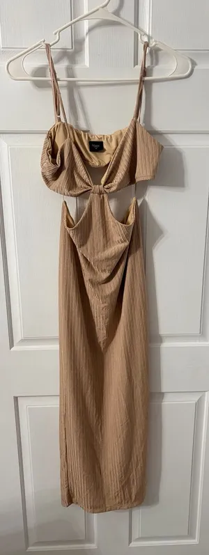 Blanc Backless Beige Tie-Front Midi Dress with Cutout Detail thumbnail 1