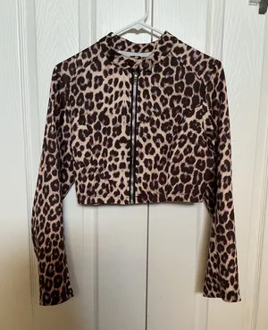 Leopard Print Cropped Bomber Jacket thumbnail 1