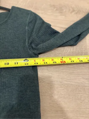 Lululemon Ribbed Long Sleeve Cropped Size 6 thumbnail 5