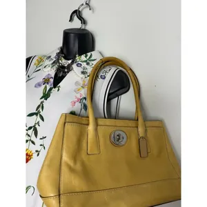 COACH Medium/ Large Leather Gold Shoulder Bag thumbnail 12