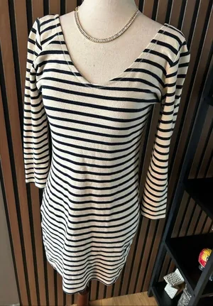 Abercrombie and Fitch striped black-and-white long sleeve dress size small thumbnail 1