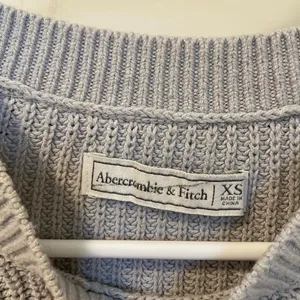 NWOT | Abercrombie‎ & Fitch women’s knit sweater — XS thumbnail 3