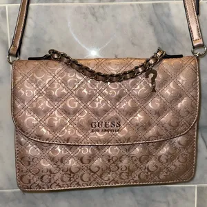 GUESS Women's Pink Shoulder Bag chain thumbnail 4