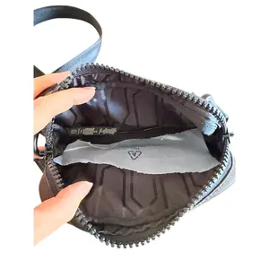 HUNTER Nylon Keeper Phone Pouch – Dark Olive – NWT thumbnail 5