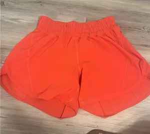 Lululemon Hotty Hot's 4' in inseam thumbnail 1