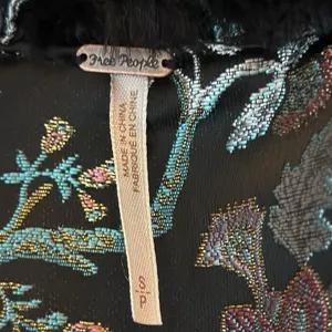 Free People Black Faux Fur Floral Brocade Trim Lined Boho Hippie Tie Front Vest thumbnail 4