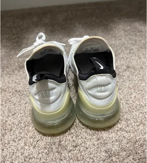Nike Air Max 270 thumbnail 4