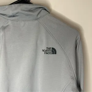 Women’s The North‎ Face Size Large Grey 1/4 Zip Lightweight Sweatshirt thumbnail 6