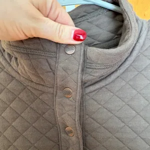 Duluth‎ Trading Co Quilted Snap Neck Pullover Sweatshirt Taupe Brown Size S thumbnail 3