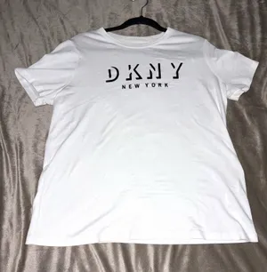 DKNY T-Shirt thumbnail 1