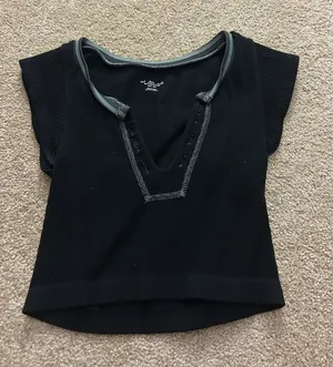 Urban Outfitters Crop top thumbnail 1