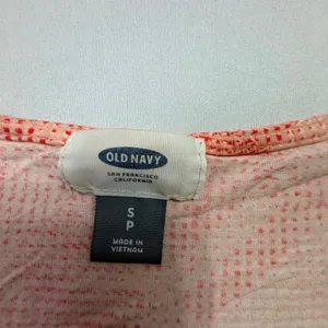 Old Navy Sleeveless V-Neck Tank Top with Geometric Pattern and Side Slits thumbnail 2