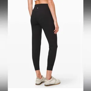 Lululemon Align Jogger 28"
Black size 4 thumbnail 2