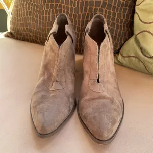 Charles by Charles‎ David Heeled Ankle Boots 7.5 thumbnail 3