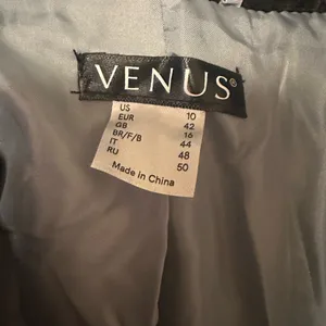 Venus Plaid Toggle Coat w/ Removable Hood – Black & White – Size 10 thumbnail 6