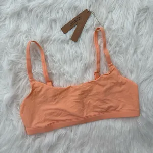 Skims Fits Everybody Scoop Neck Bralette Faded Nectar Medium thumbnail 2