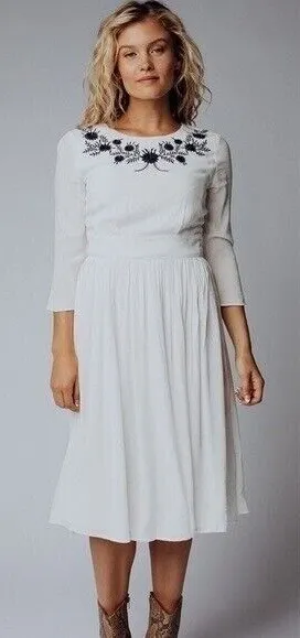 Mod Ref Midi‎ Dress Small White Embroidered Boho Resort Beach Bridal Casual thumbnail 1