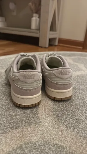 Nike Dunks thumbnail 3