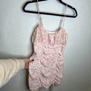 Princess Polly Ivy Hollow Pink Floral Ruched Mini Dress‎ Spaghetti Straps Size 6 thumbnail 4