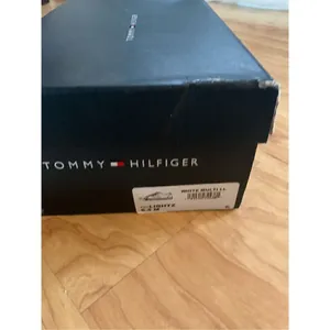 Tommy Hilfinger white sneakers size 6.5 new thumbnail 4