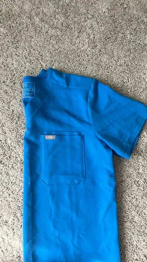 Catarina FIGS One-Pocket Top Scrub thumbnail 2