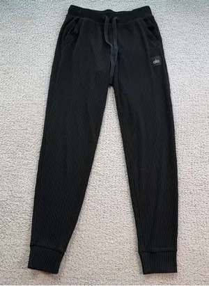 Alo Yoga Muse Ribbed Knit Jogger Sweatpants Black S Lounge Athleisure Cozy thumbnail 1