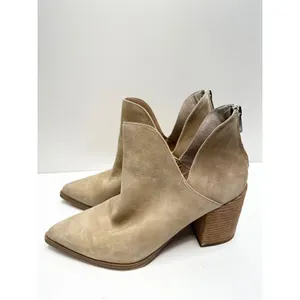Marc Fisher Cedar Tan‎ Suede V-Cut Ankle Boots Pointed Toe Block Heel 9.5M thumbnail 4