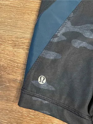 lululemon athletica Clip-In Short Camo Bike Shorts Size 4 thumbnail 5
