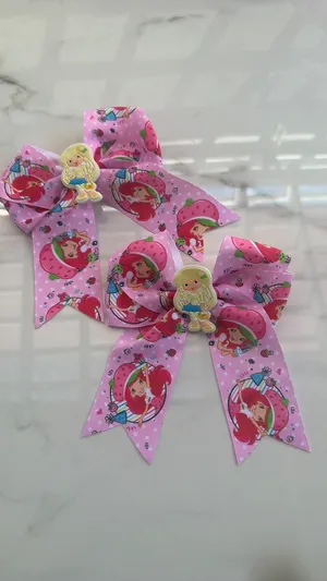 Adorable set of 2 Strawberry Shortcake-inspired hair bows thumbnail 7