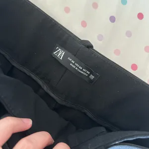 Zara high-waisted belt pants thumbnail 4