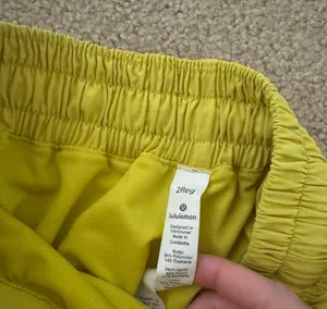 Lululemon Hotty Hot Shorts Size 2Reg thumbnail 2
