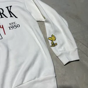Peanuts Snoopy New York NY Women's Embroidered Sweatshirt SZ XL Pullover Graphic thumbnail 3