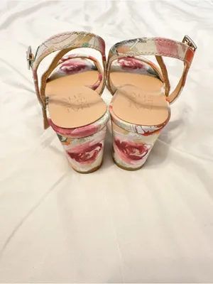 Naturalizer Multicolor Floral Bristol Heels in Size 6 thumbnail 4