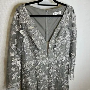 Mac Duggal Grey Floral Lace Beaded Long Sleeve V-Neck Gown Size 16 thumbnail 3