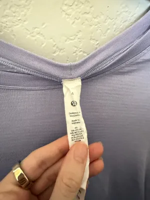Lululemon Top  thumbnail 3