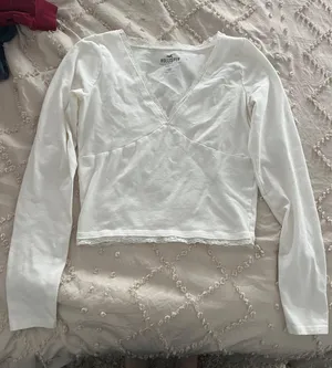 Hollister Long Sleeve thumbnail 1