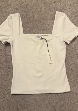 Aritzia Contour Square Neck Short Sleeve thumbnail 1