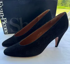 Evan-Picone Black Suede Pumps thumbnail 1