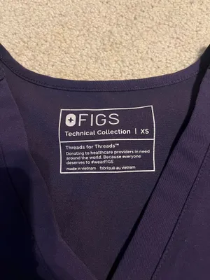 FIGS Top Scrub thumbnail 2