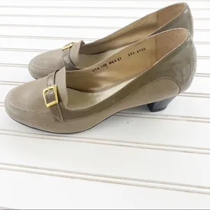 Tan Heels New without box Size 10‎ thumbnail 2