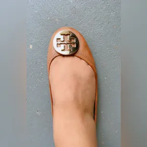 Tory Burch Tan Gold Flats thumbnail 10